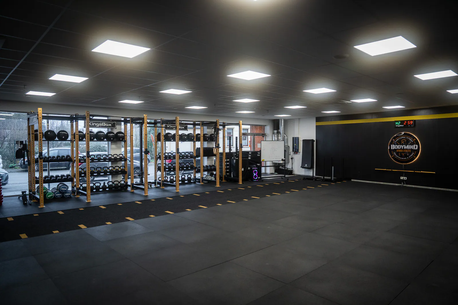 Plateau d'entraînement spacieux de la salle BodyMind Fitness